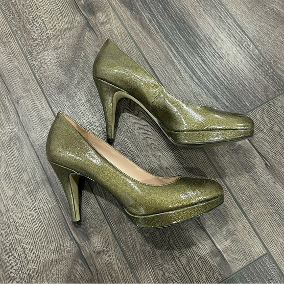 Enzo Angiolini gold heels - Picture 1 of 5